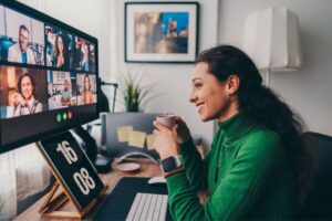 Lee más sobre el artículo Pros y contras del teletrabajo en la gestión de recursos humanos